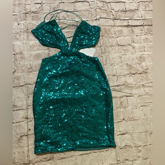 NWT Just Quella green sequin cut out, body cone, mini party dress size XS. - Picture 3 of 12